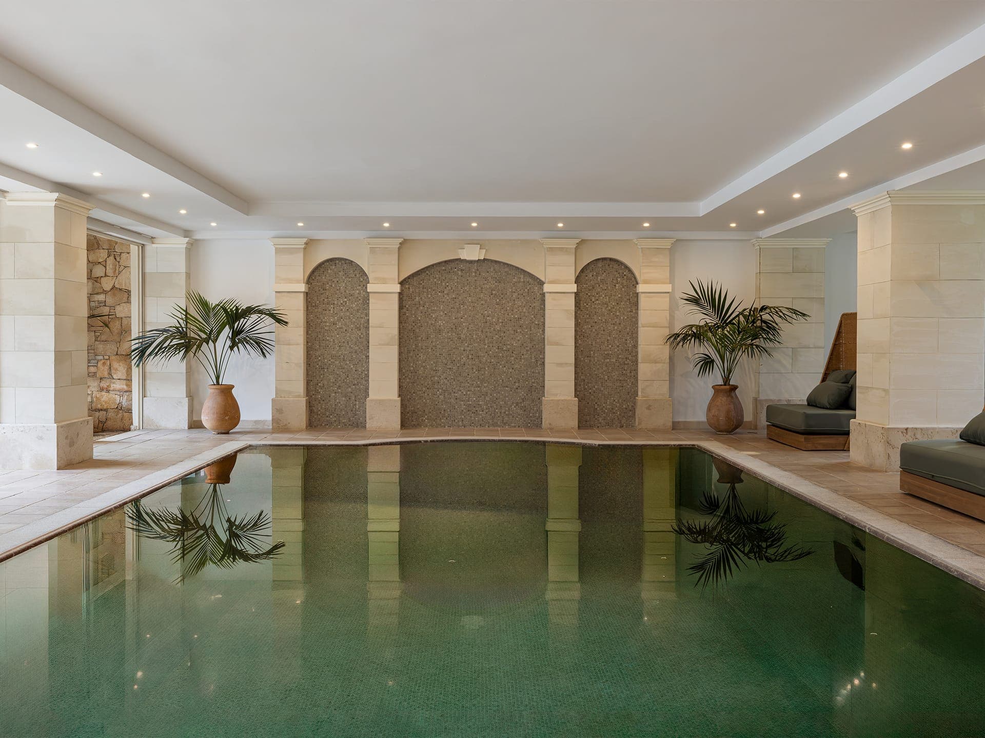 properties-LEONIKIRES-1.jpg