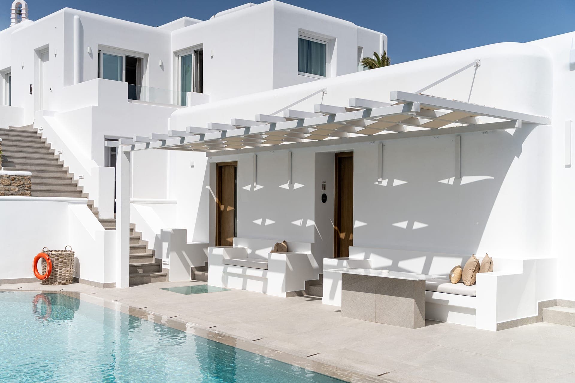 properties-LEONIS-1.jpg