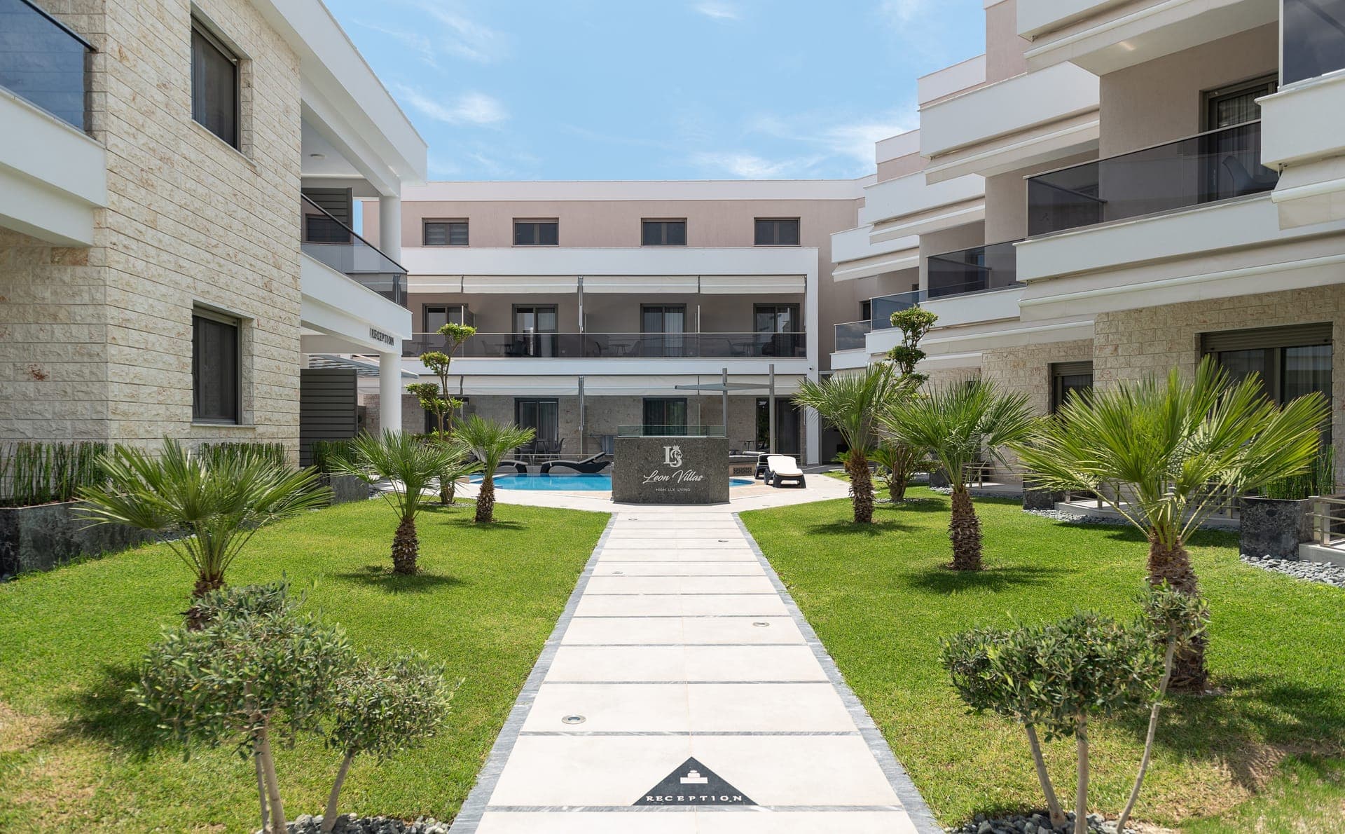 properties-LEONVILLAS-4.jpg