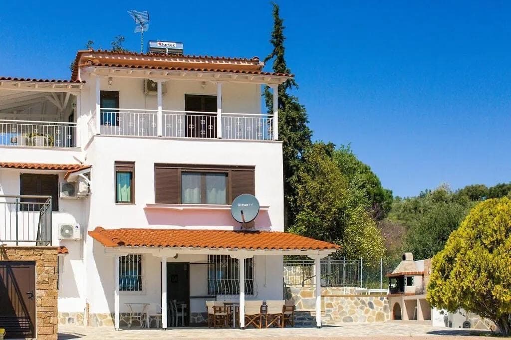 properties-LIONVILLA-0.jpg