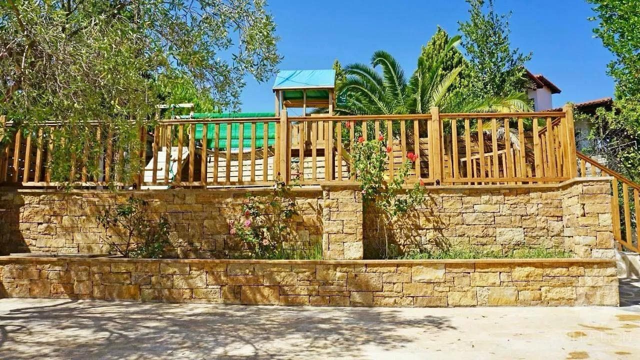 properties-LIONVILLA-2.jpg