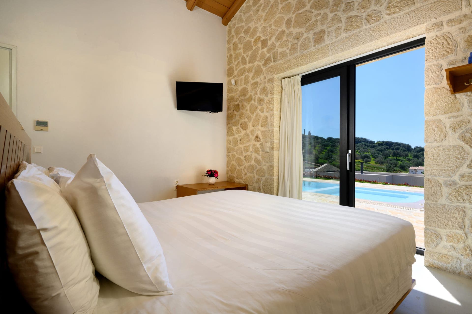 properties-LITHARI-0.jpg