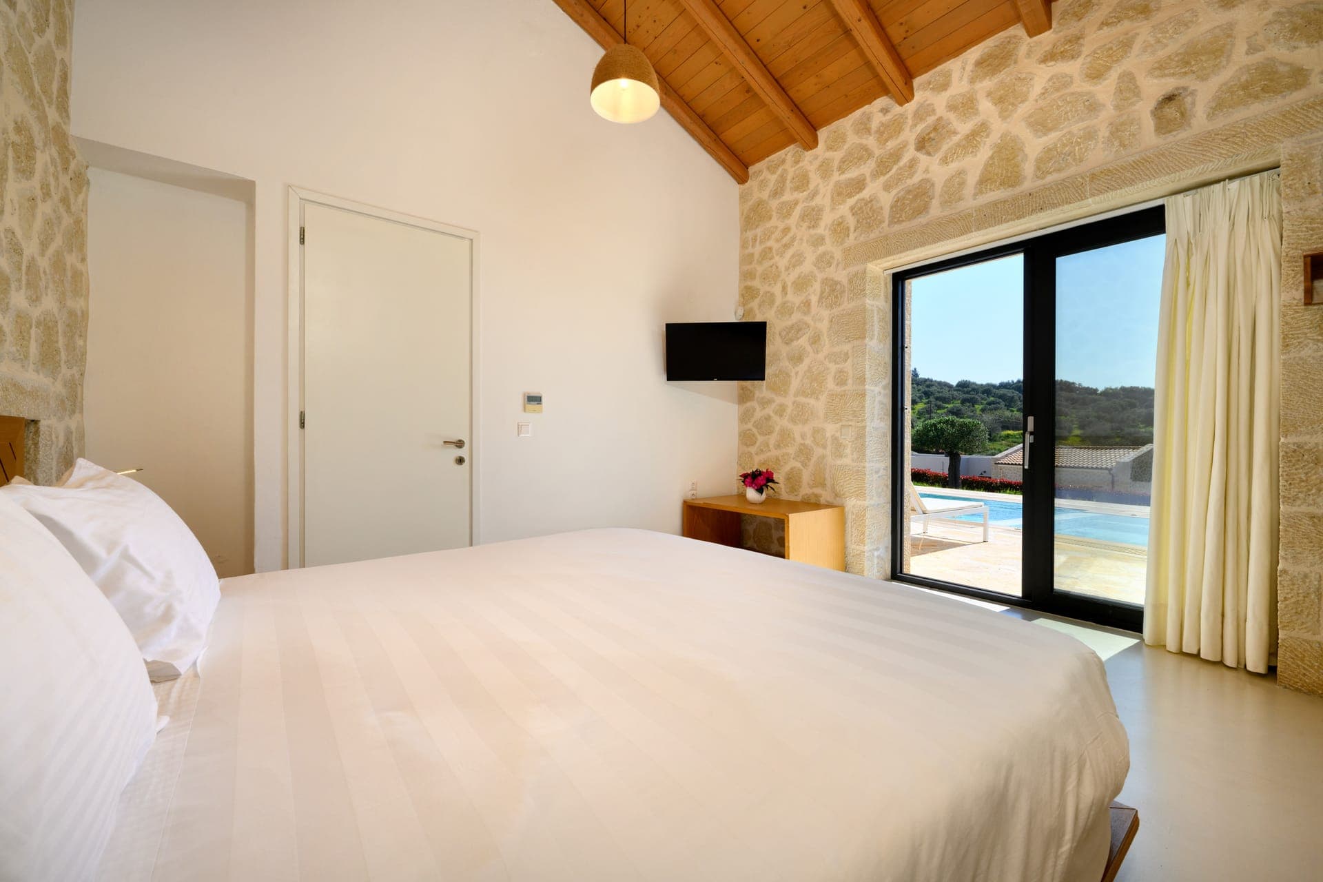 properties-LITHARI-3.jpg
