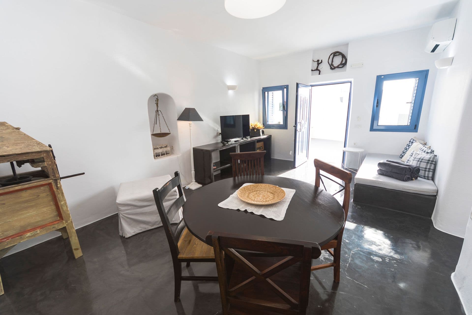 properties-LOTZASTUDI-3.jpg