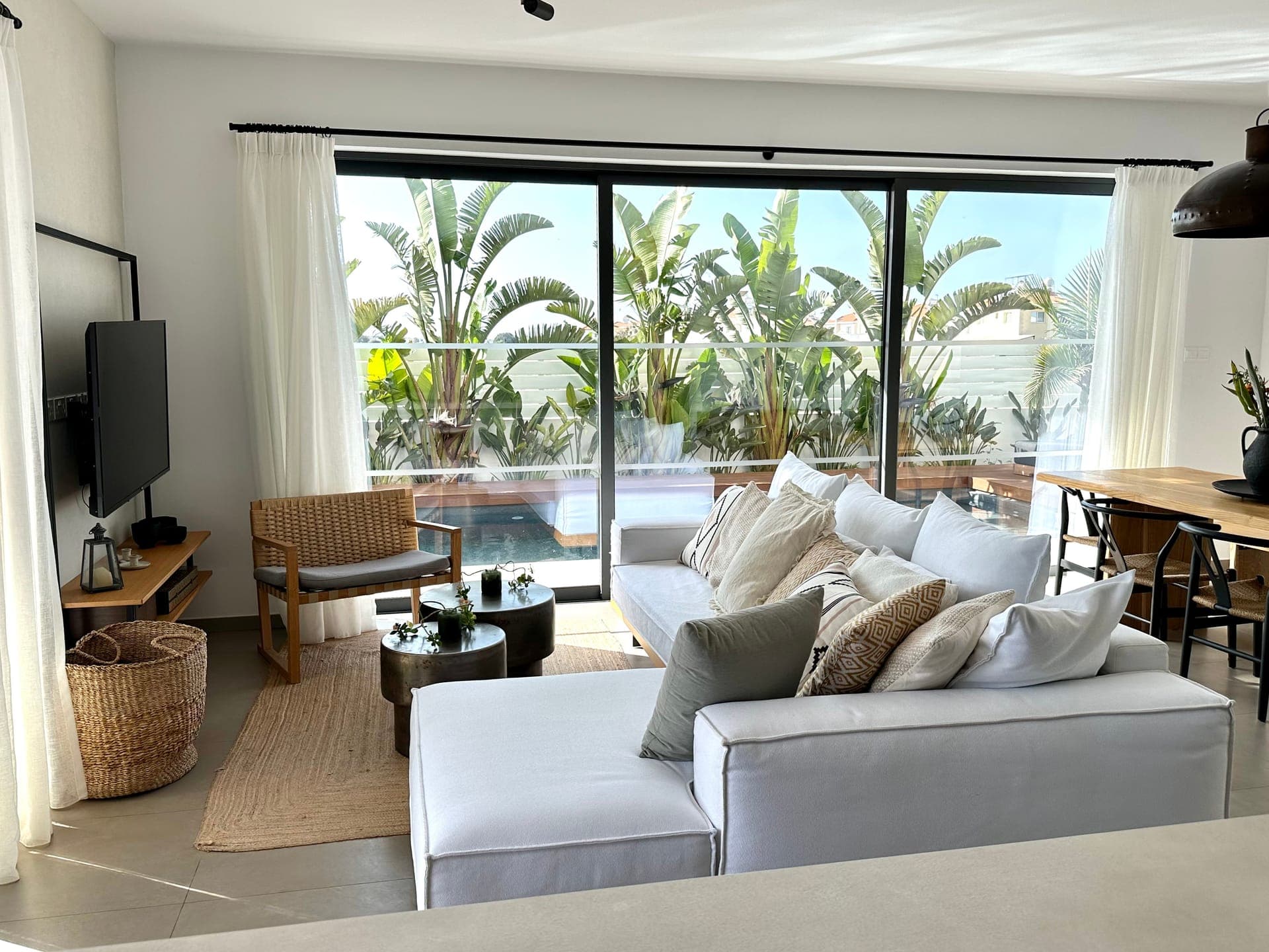 properties-LPEARL-2.jpg