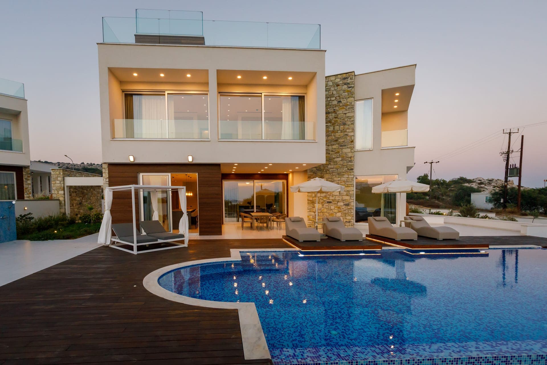 properties-LUXELVILLA-1.jpg