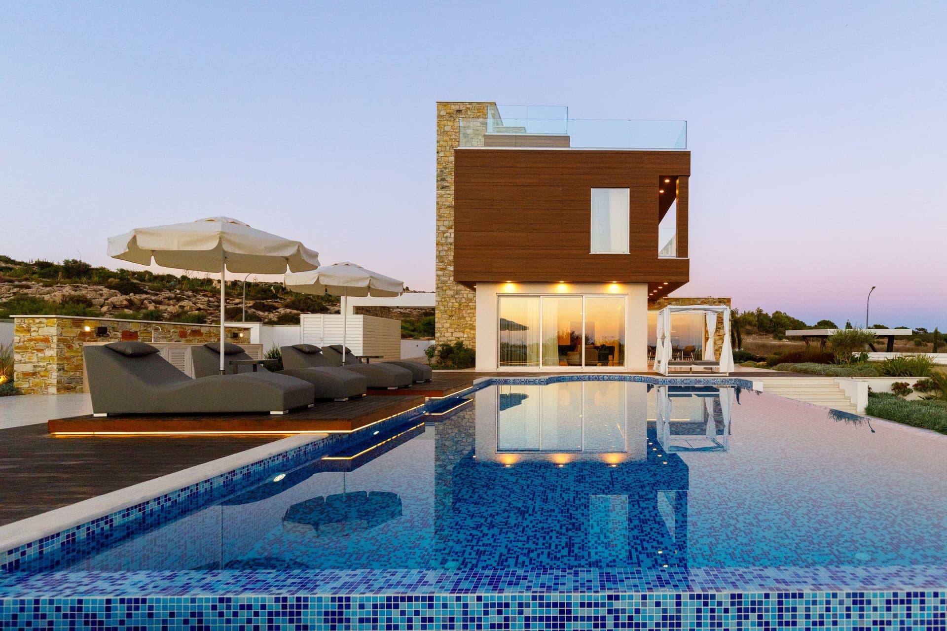 properties-LUXELVILLA-3.jpg