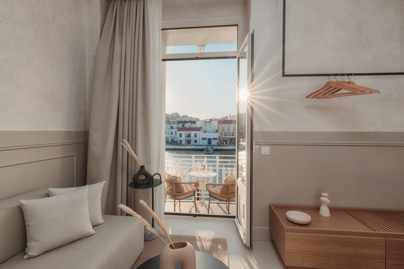 properties-LUXSUILATO-0.jpg