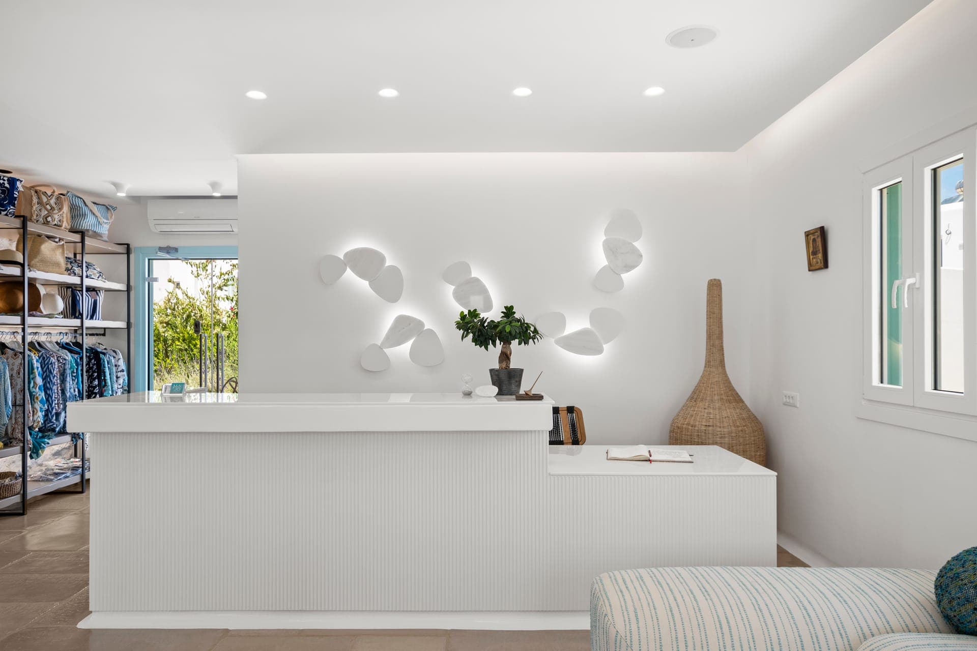 properties-MAJOSUITES-2.jpg