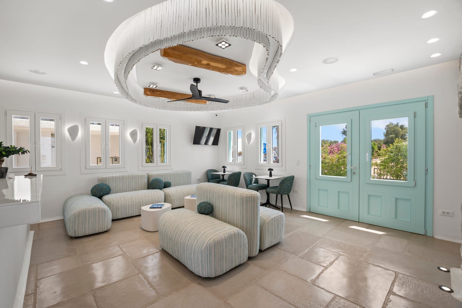 properties-MAJOSUITES-4.jpg