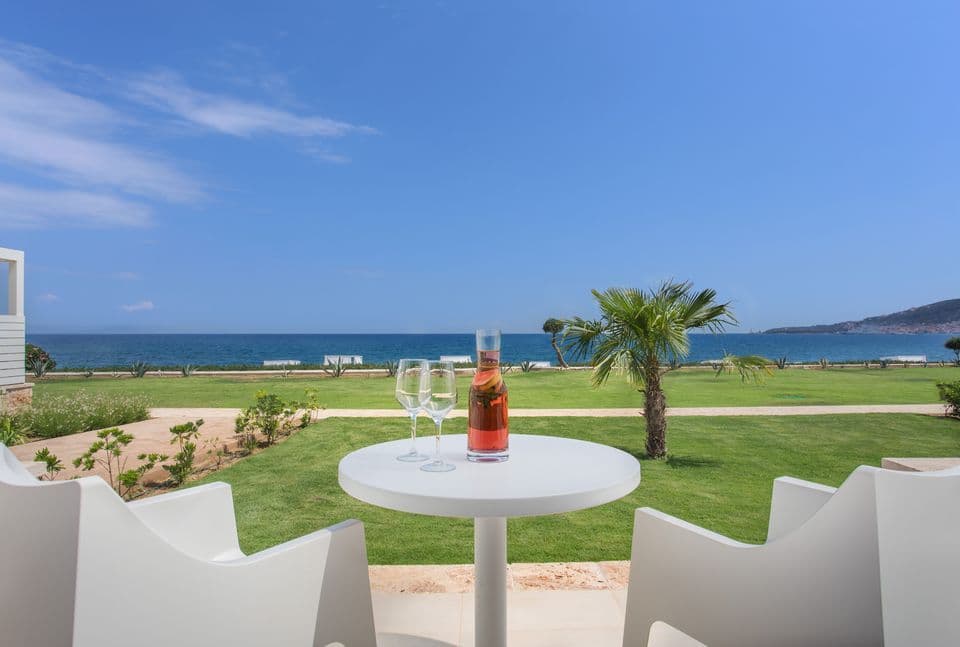 Private terrace | Outdoor seating area with sea view | Superior Suite