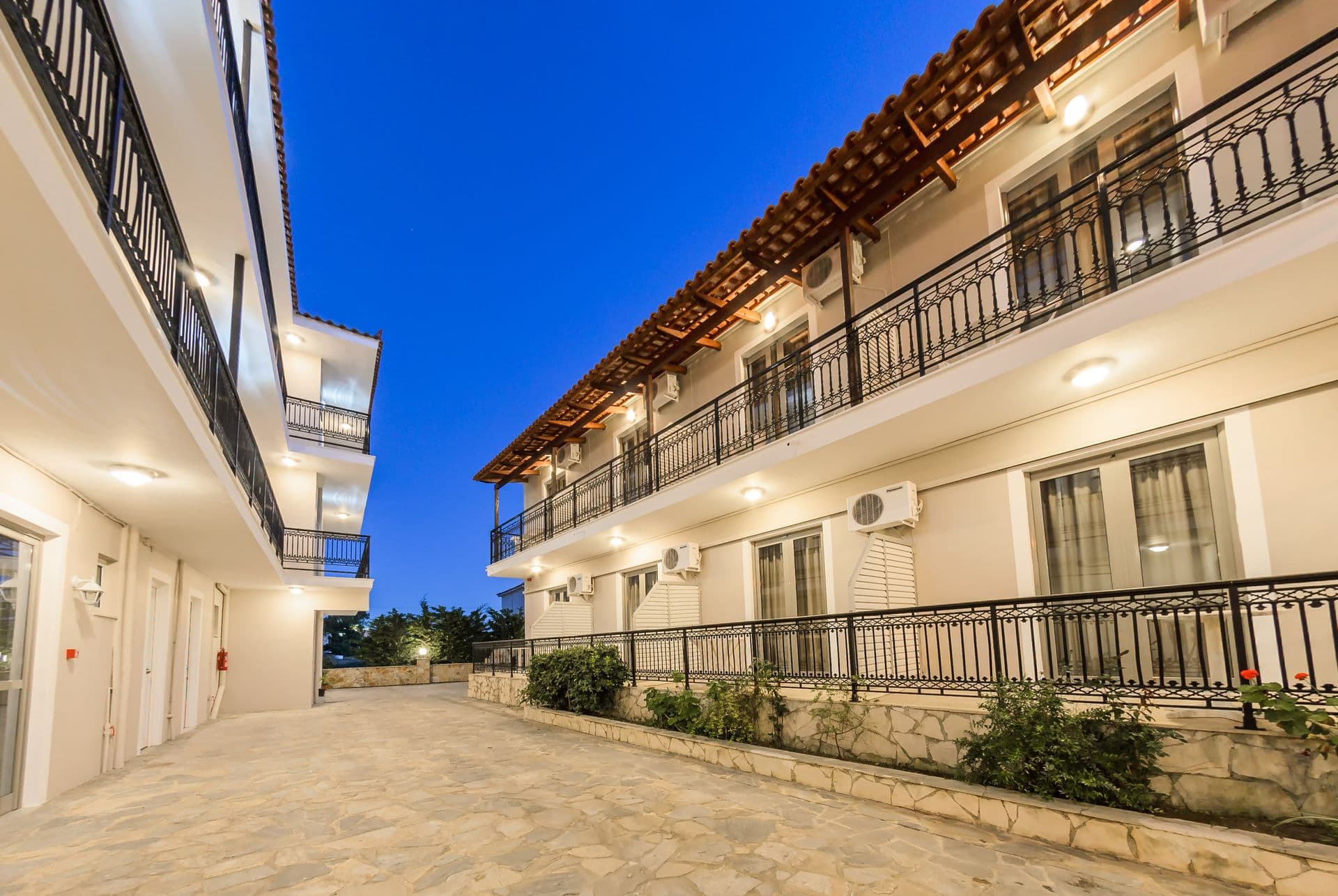 properties-MARIASTUD-0.jpg