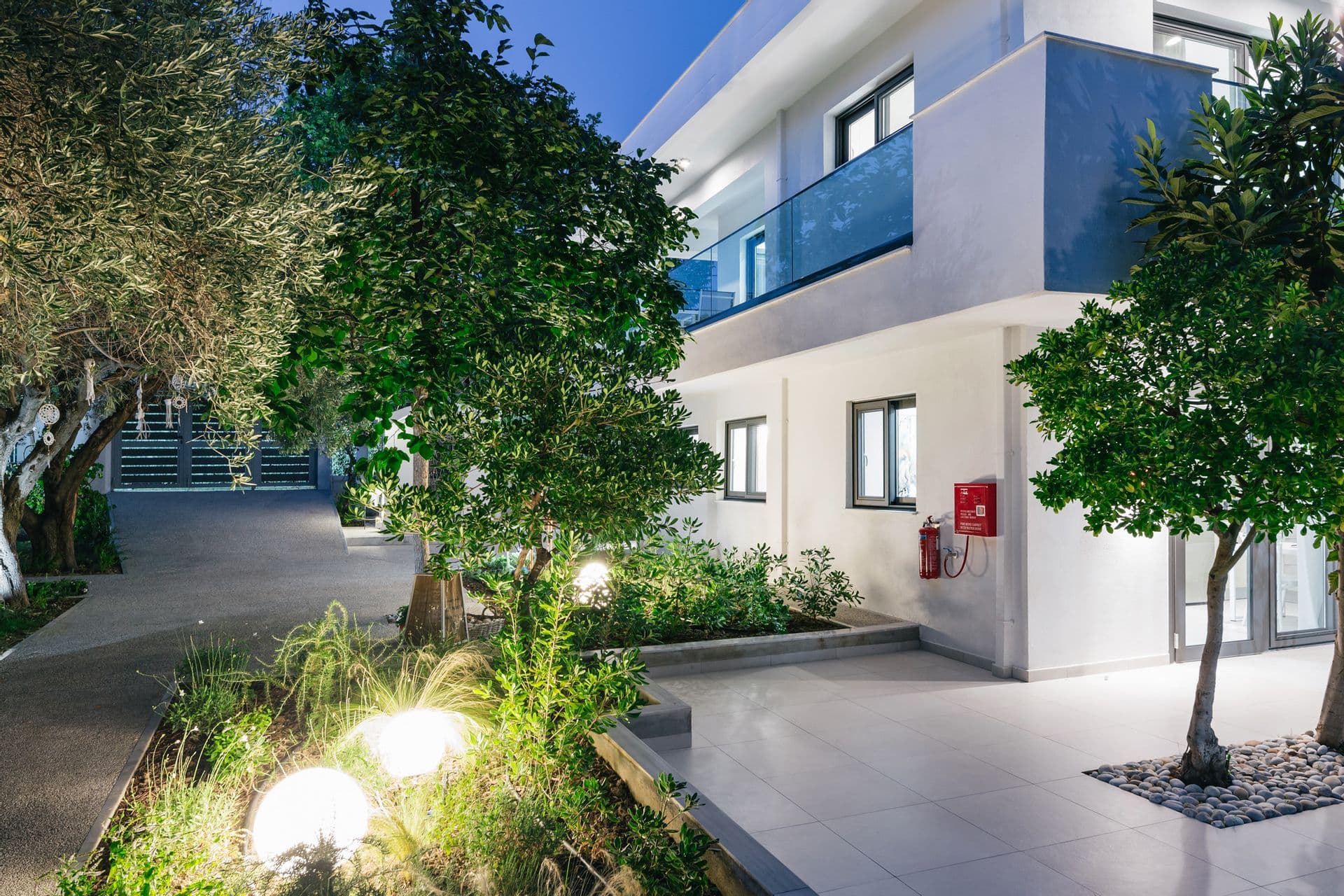 Mariya art living consists of 8 fully furnished, self catering apartments, in an innovative contamporary building.