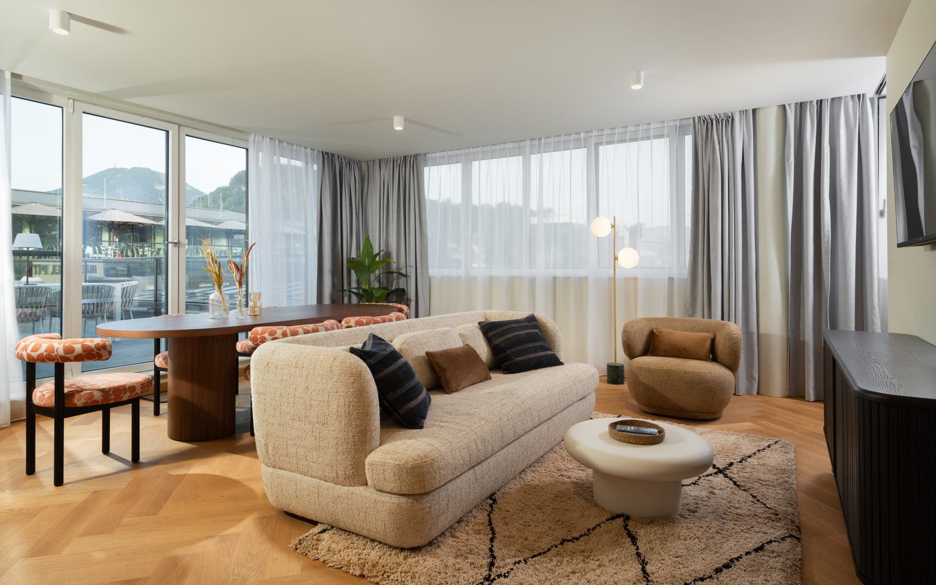 properties-MASTERMIRA-3.jpg