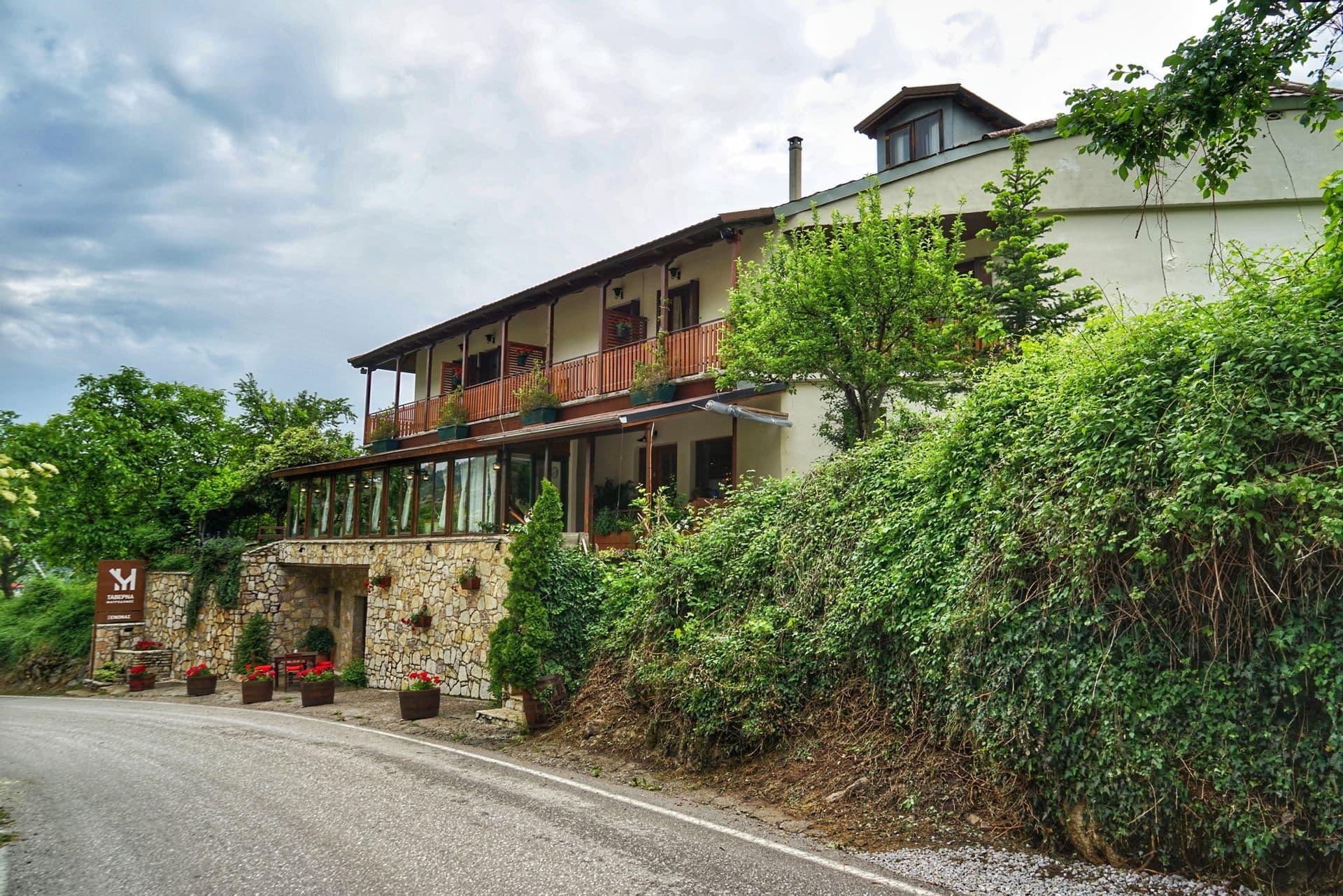 properties-MAVRODGUES-0.jpg