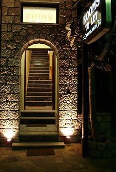 properties-MBALCONY-2.jpg