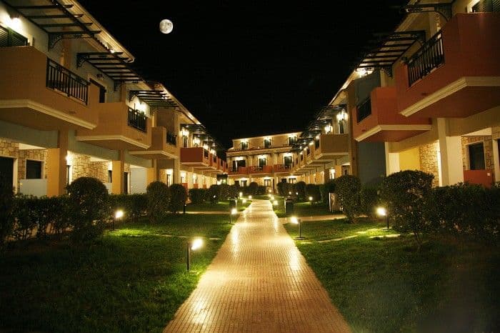 OUTDOOR PICTURE