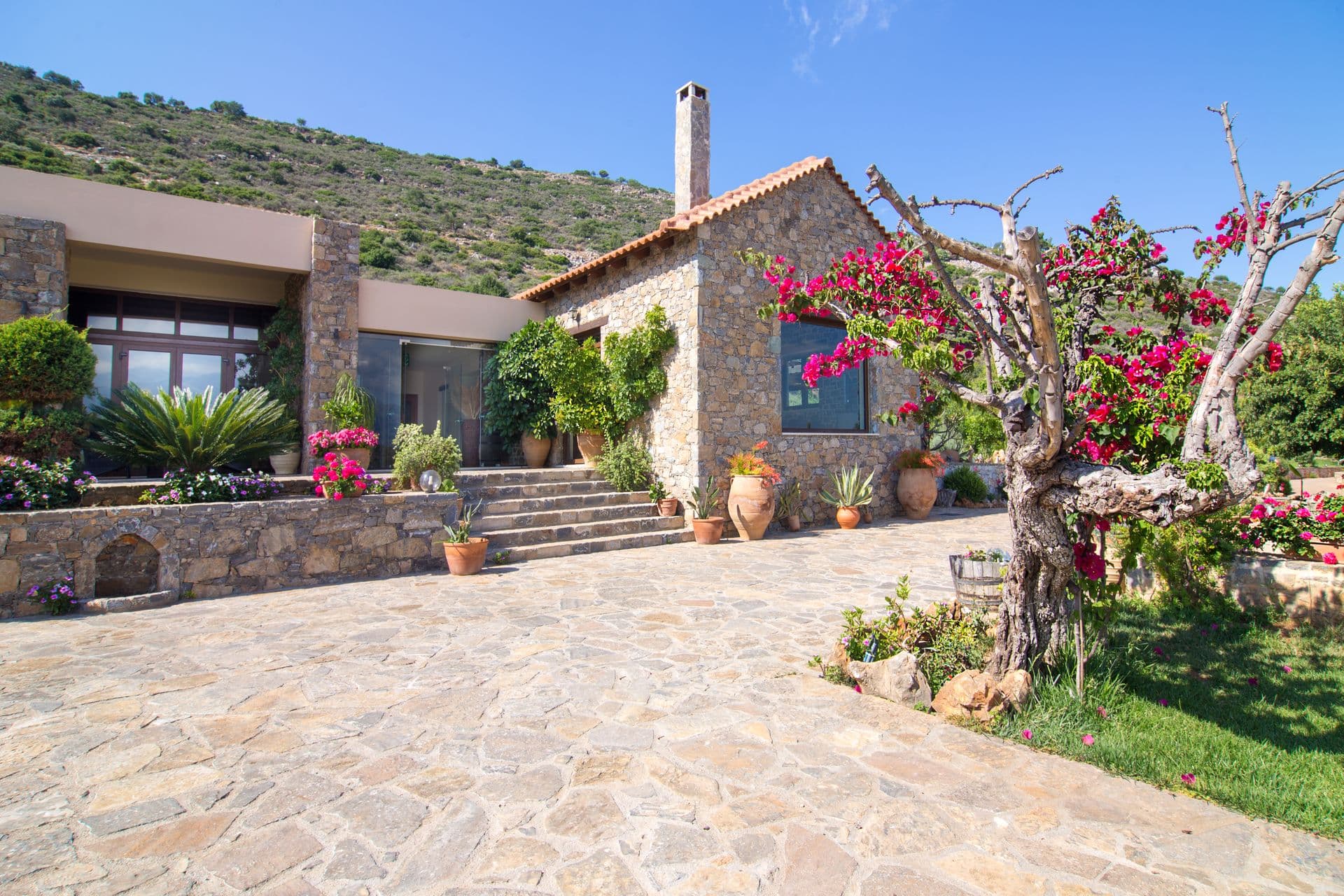 properties-MELIDONI-0.jpg