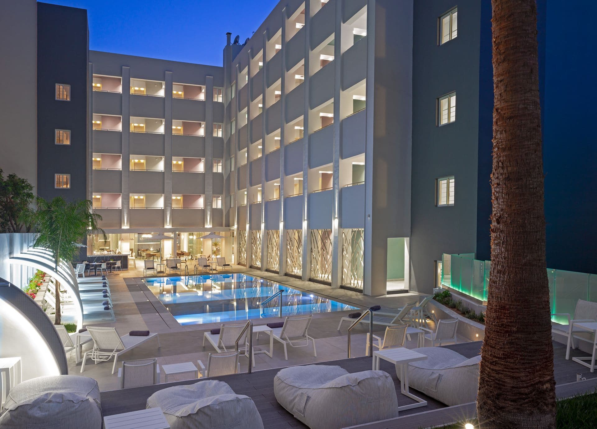properties-MELROSEHOT-3.jpg