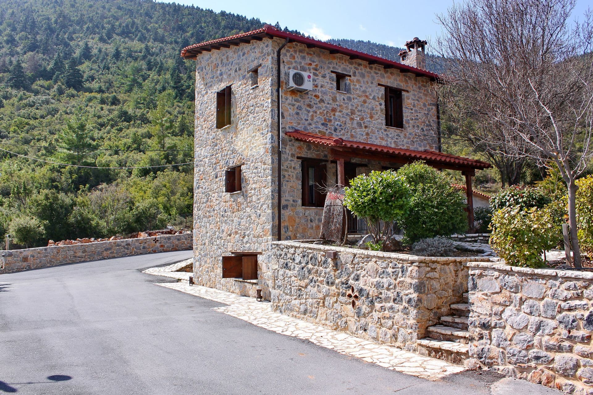 properties-MENALIA-4.jpg