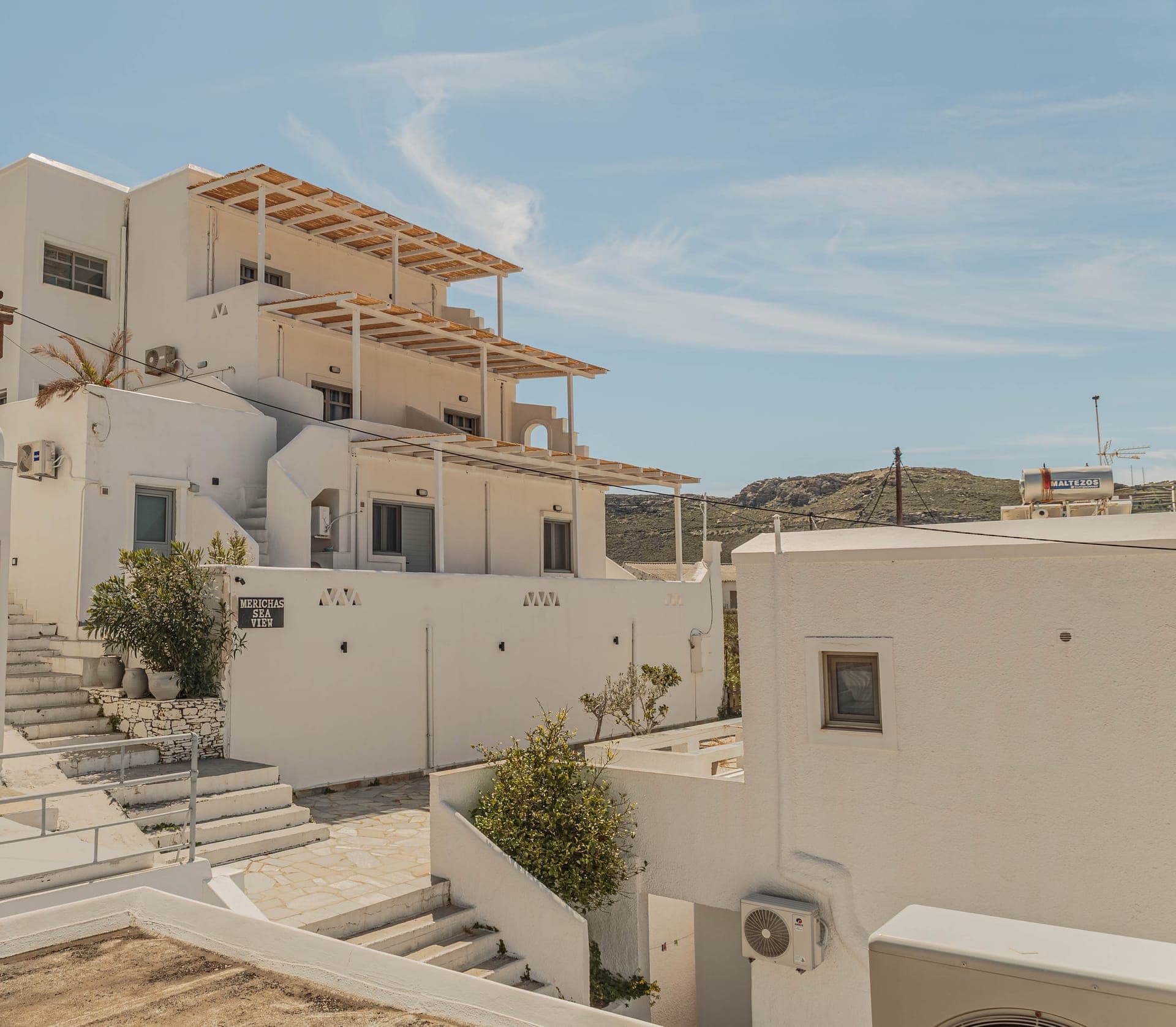 properties-MERICHAS-0.jpg