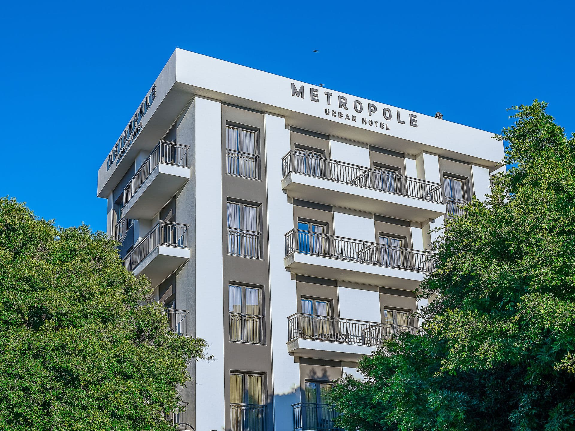 properties-METROPOLEU-3.jpg
