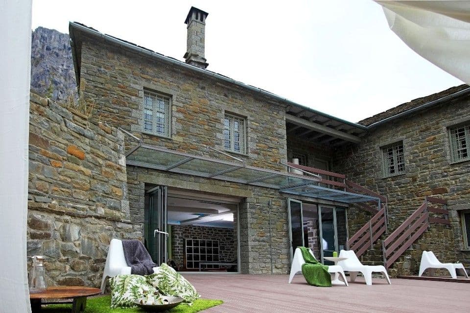 properties-MIKPAPIGO-0.jpg
