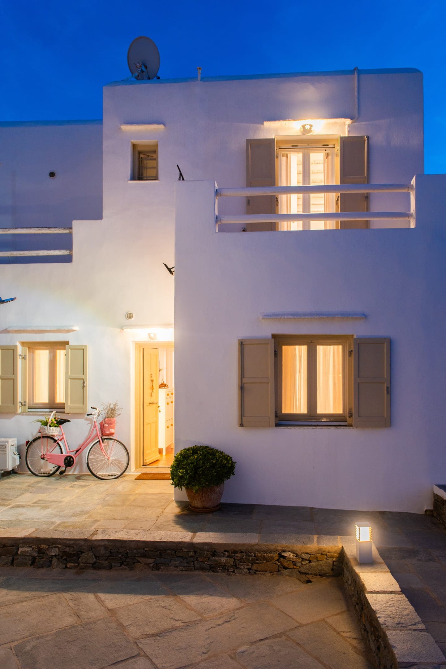 Miles Away Beachfront House - Entrance