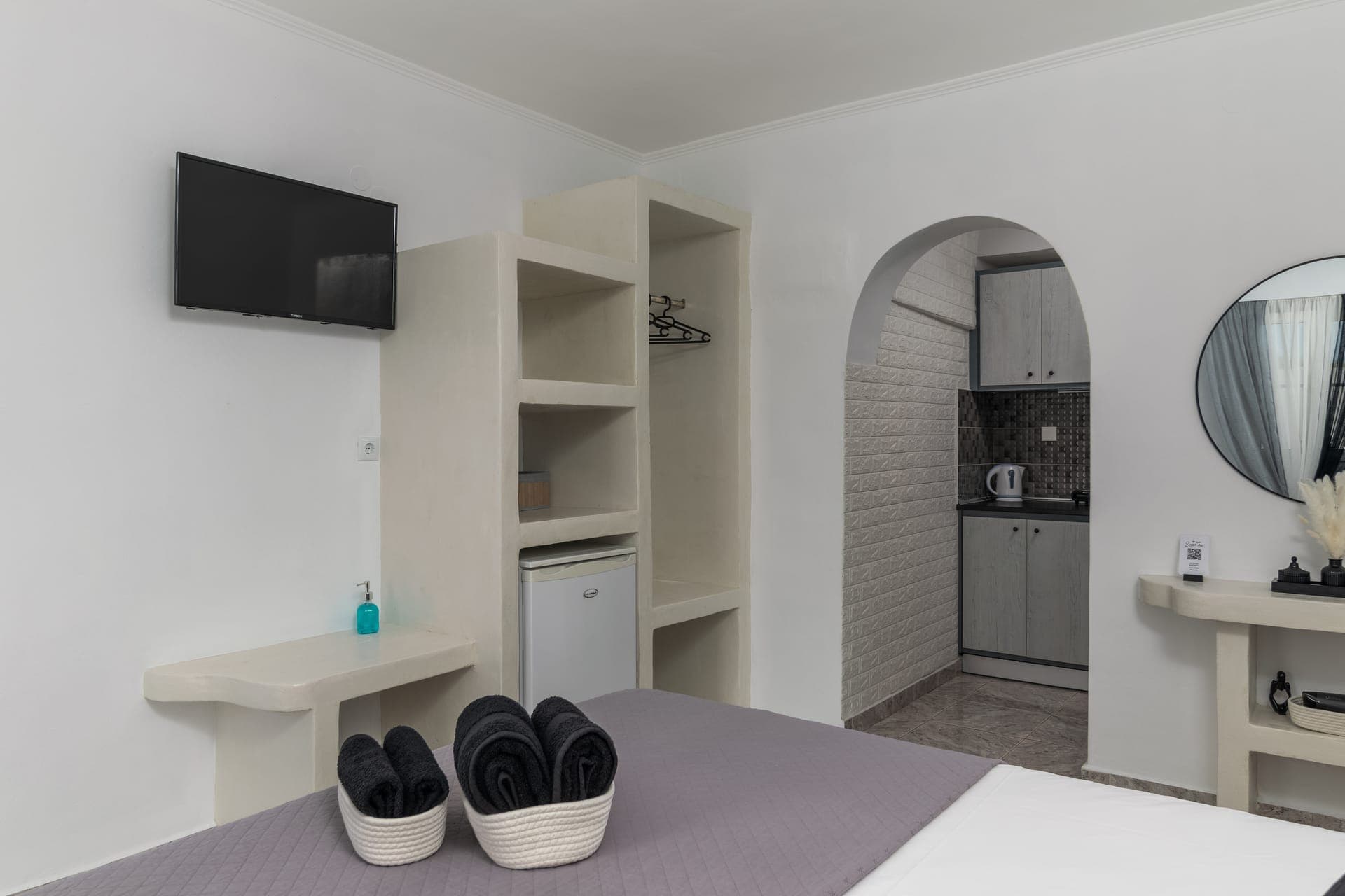 properties-MILOESSA-2.jpg