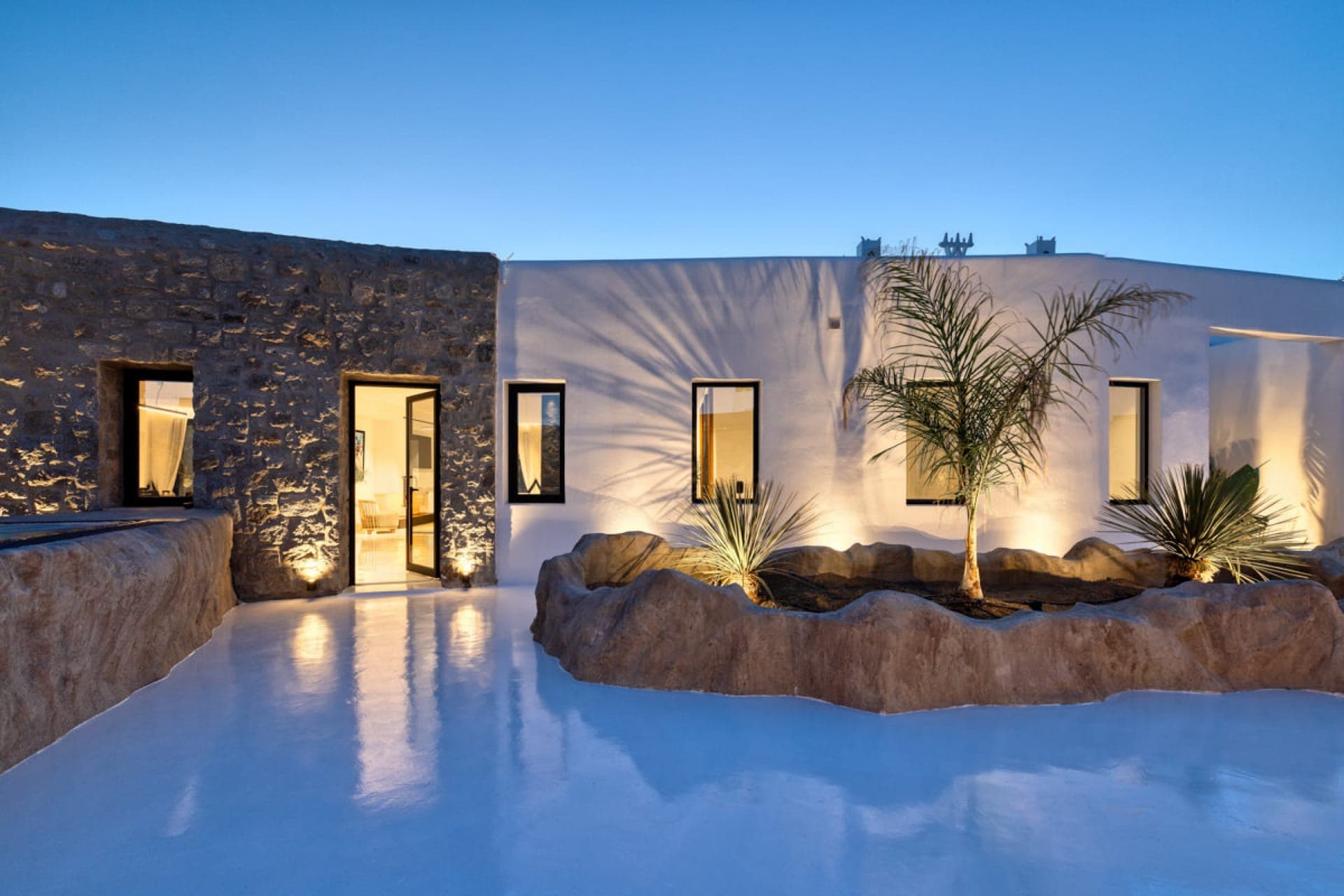 properties-MKTWBLACKV-4.jpg