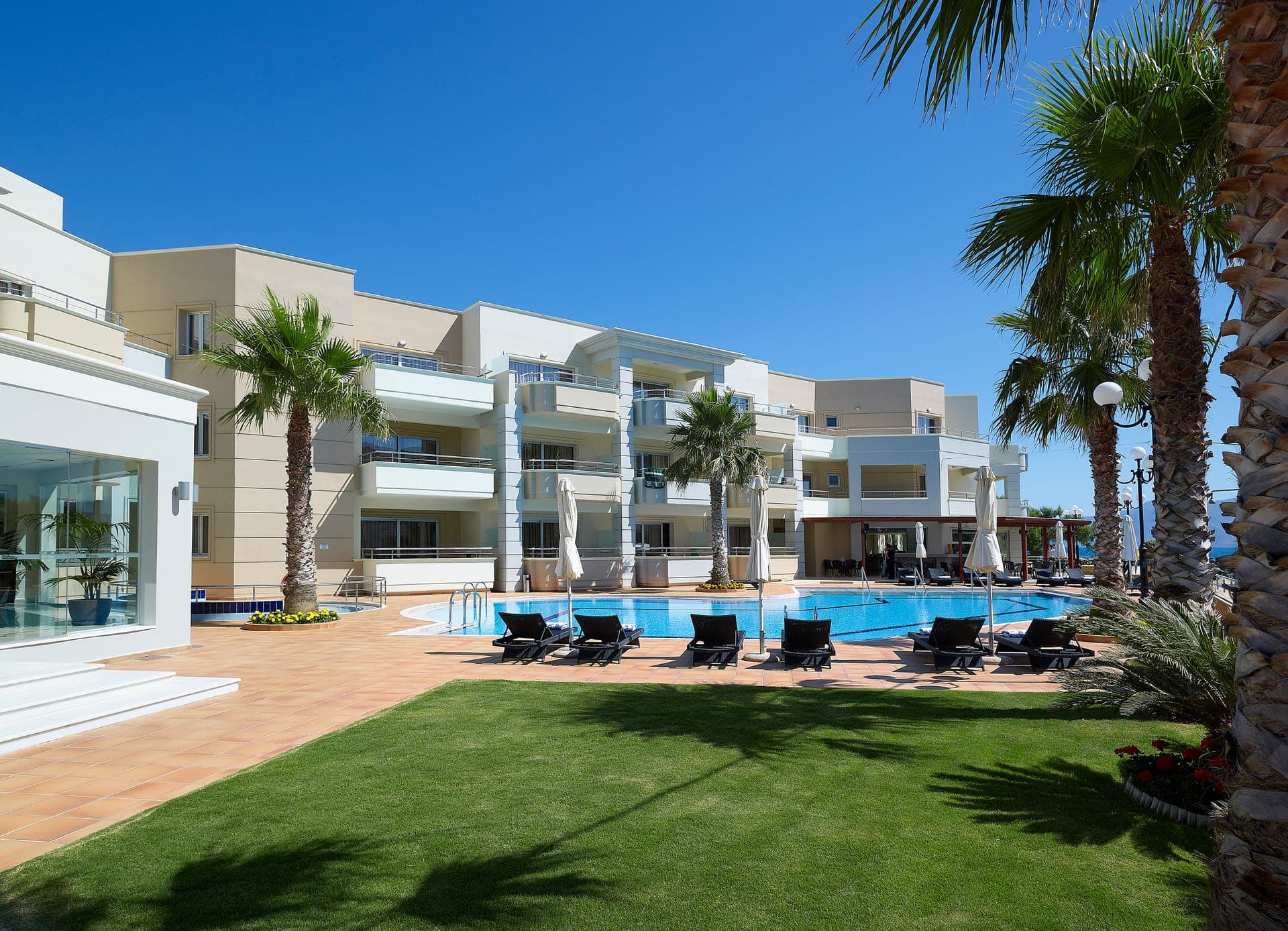 properties-MOLOSBAY-0.jpg