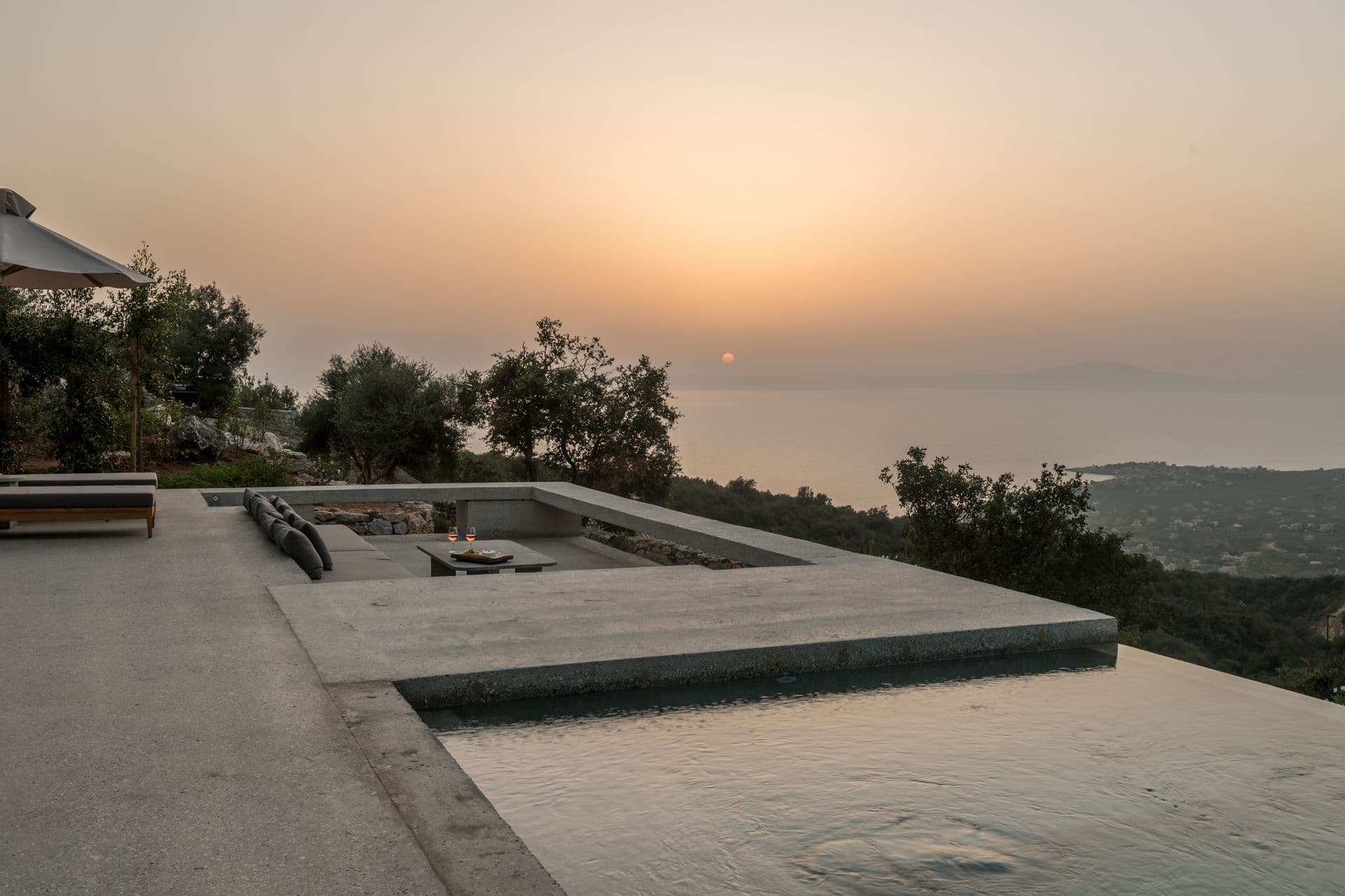 properties-MONOLITHOI-1.jpg