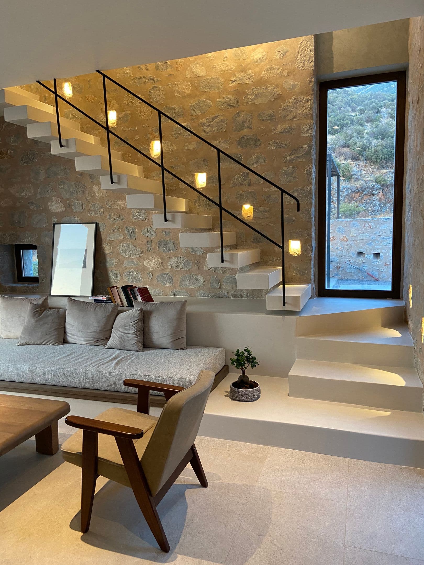 properties-MONOLITHOI-3.jpg