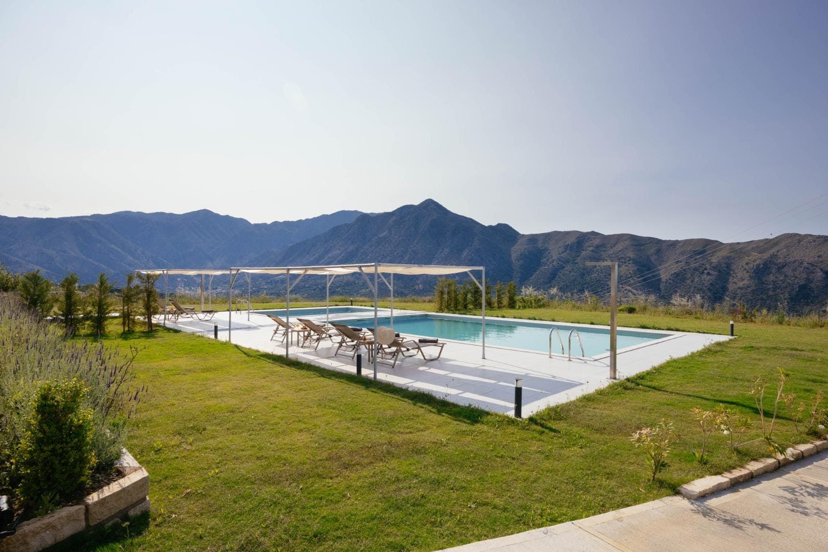 properties-MOUNTAINDR-2.jpg