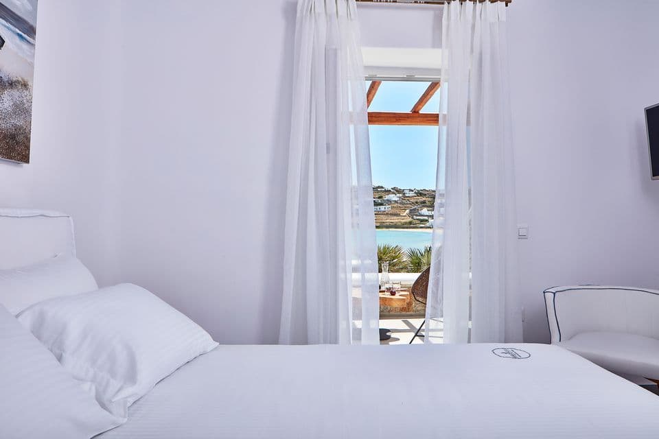 properties-MYKONWAVES-0.jpg