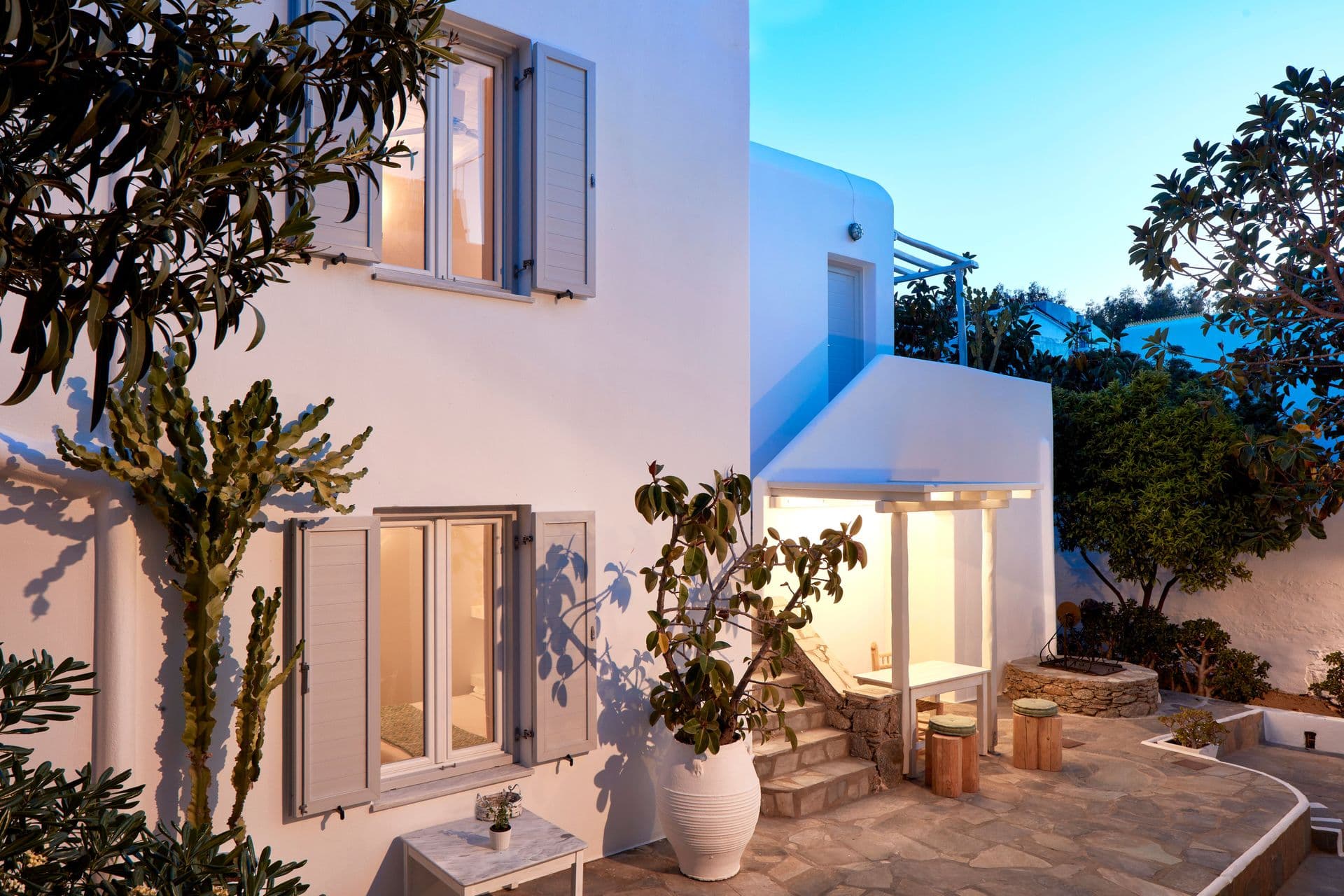 properties-MYKTOWNSUI-0.jpg