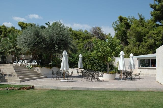 Garden/Pool Cafe
