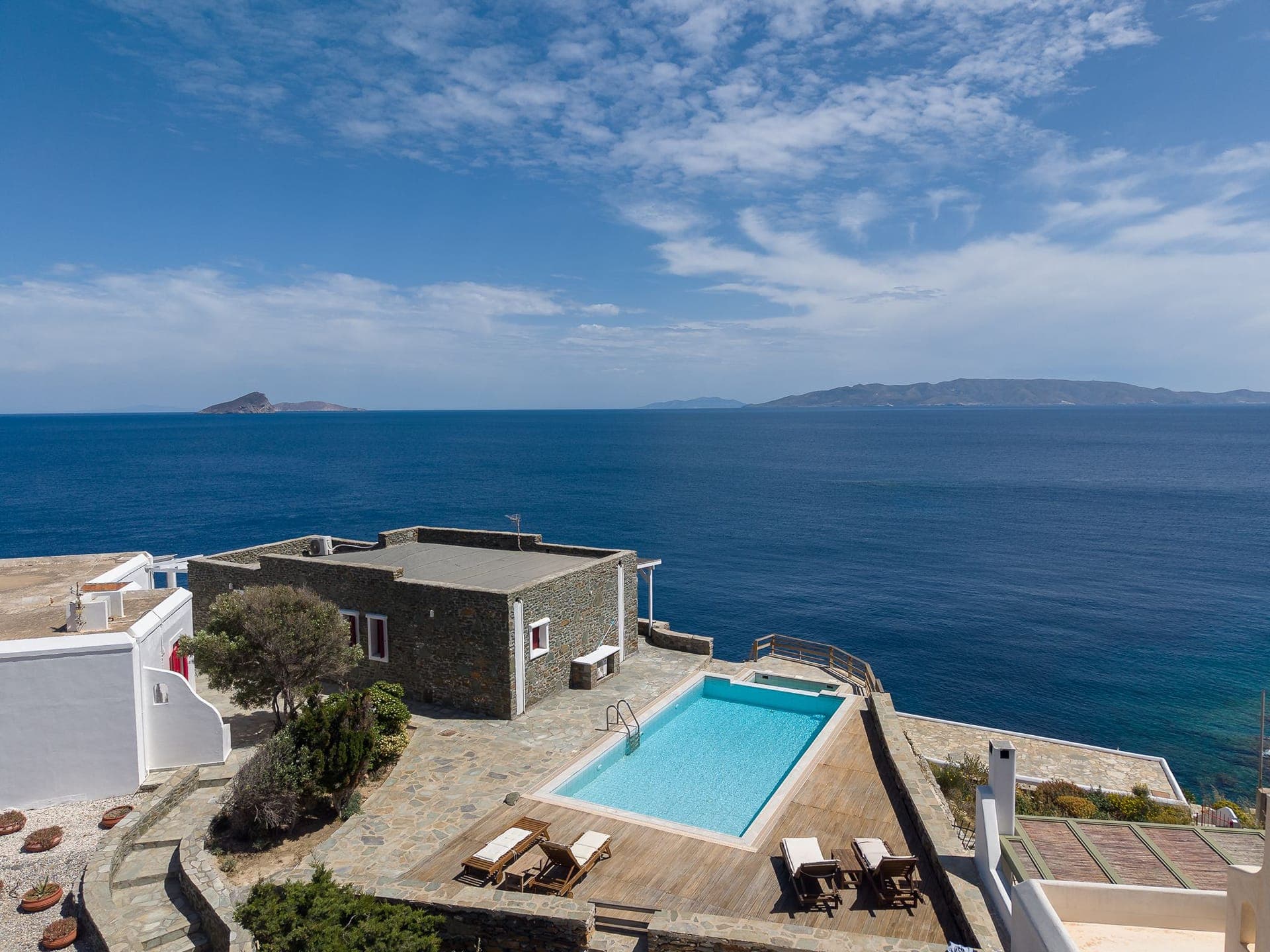 properties-NALOSUITES-2.jpg