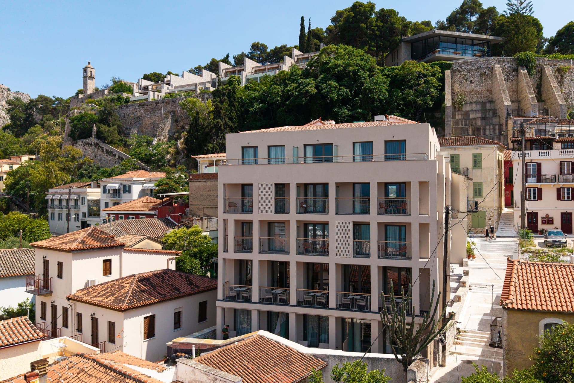properties-NAUSHOTEL-2.jpg