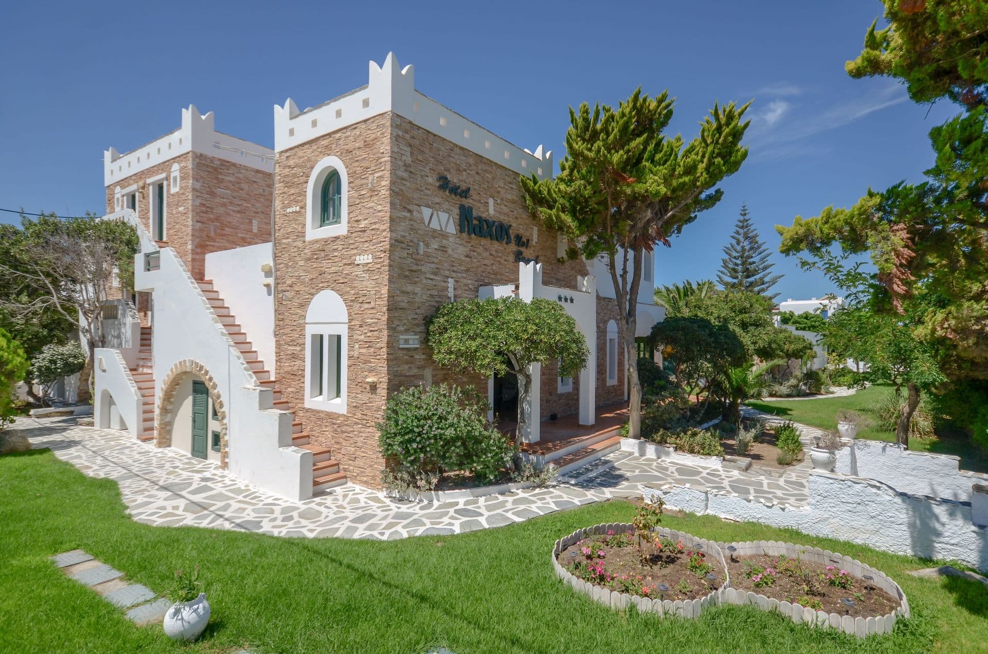 properties-NAXOSBEACH-0.jpg