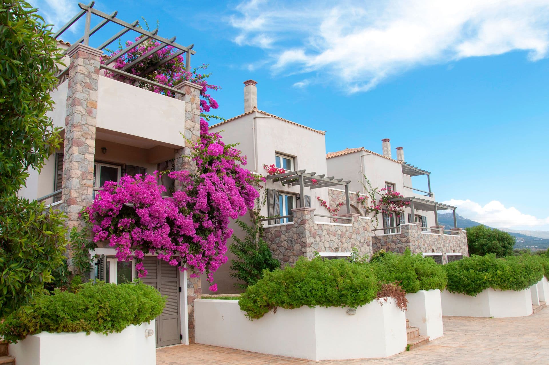 properties-NEAPOLI-0.jpg