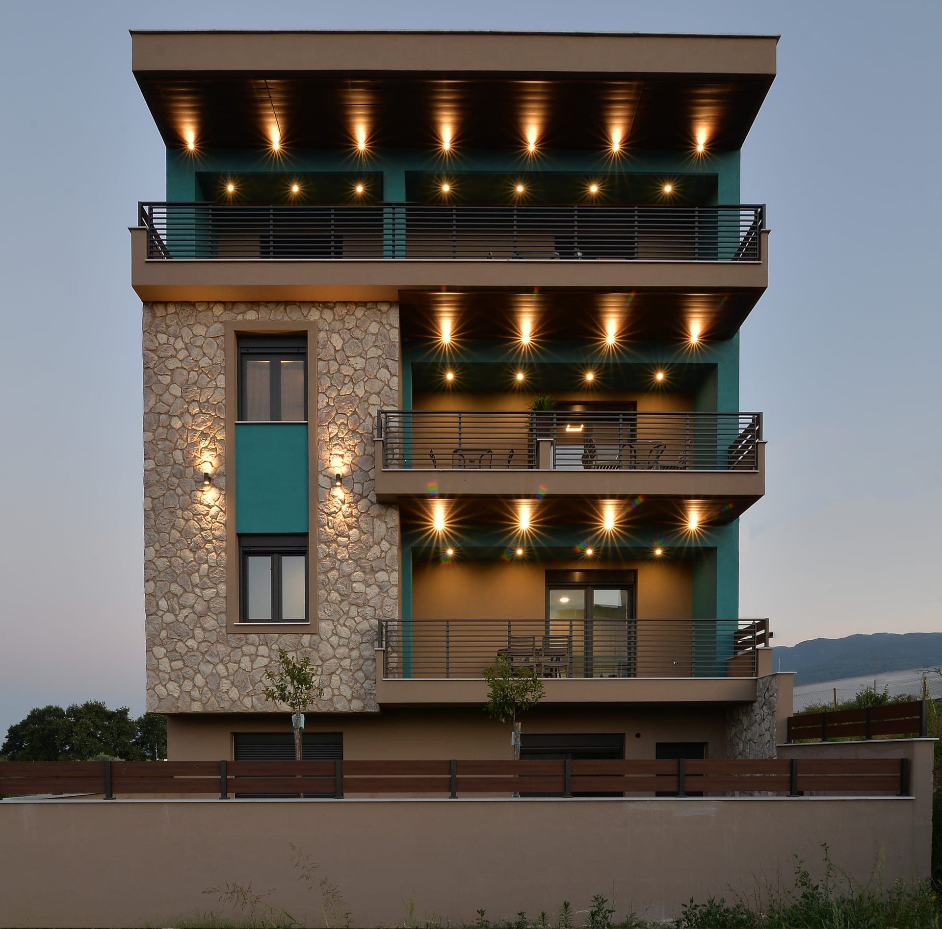 properties-NIELHOLIDA-0.jpg