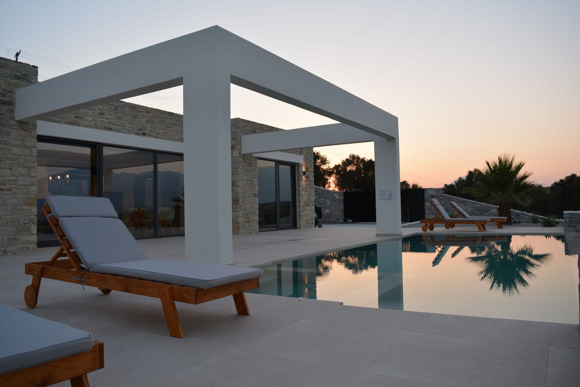 properties-NIKICRETAN-2.jpg