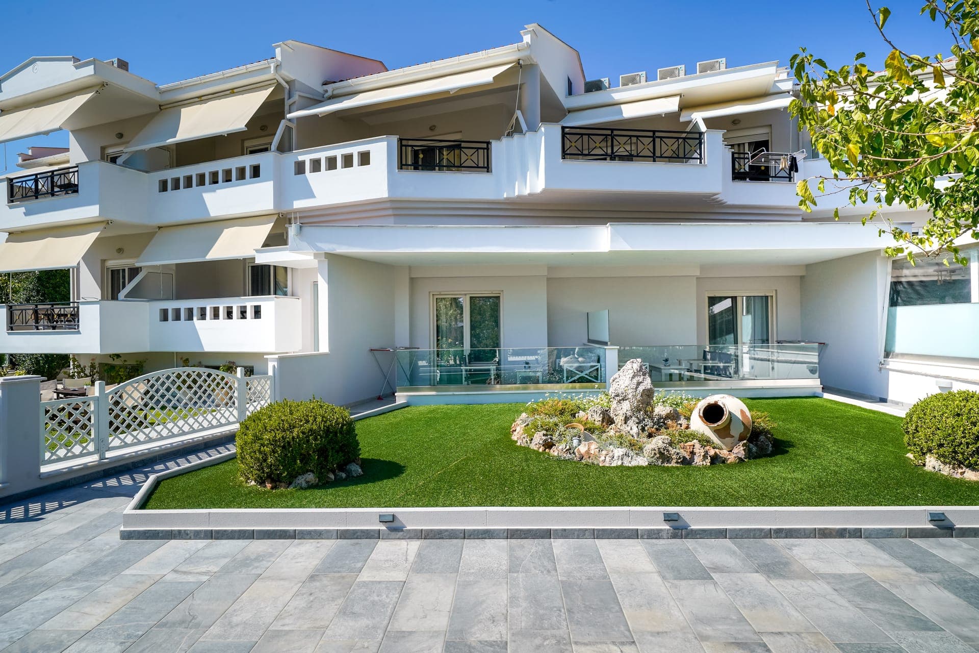 properties-NIKOLASTHA-4.jpg