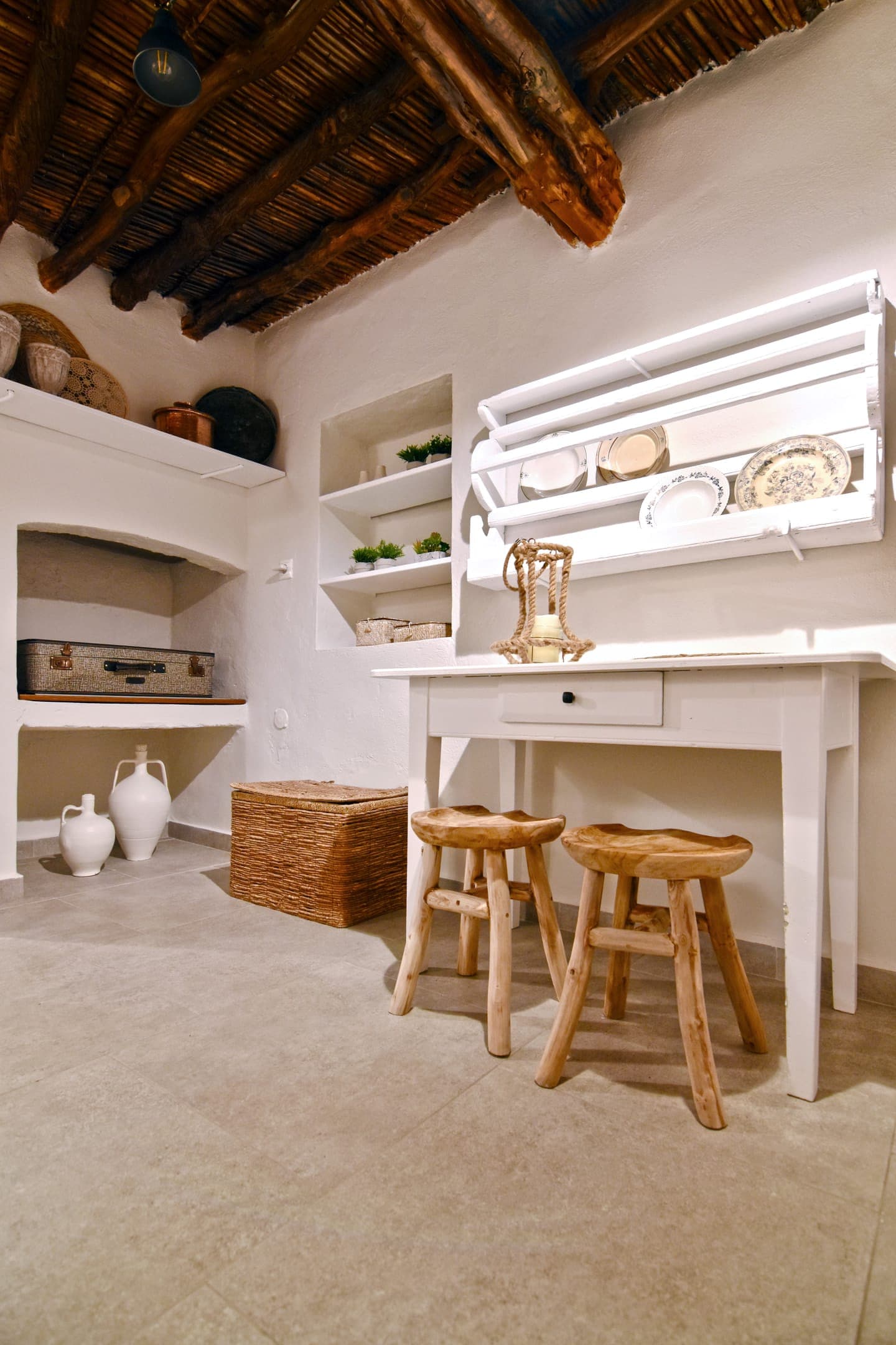 properties-NINOCOUNTR-3.jpg