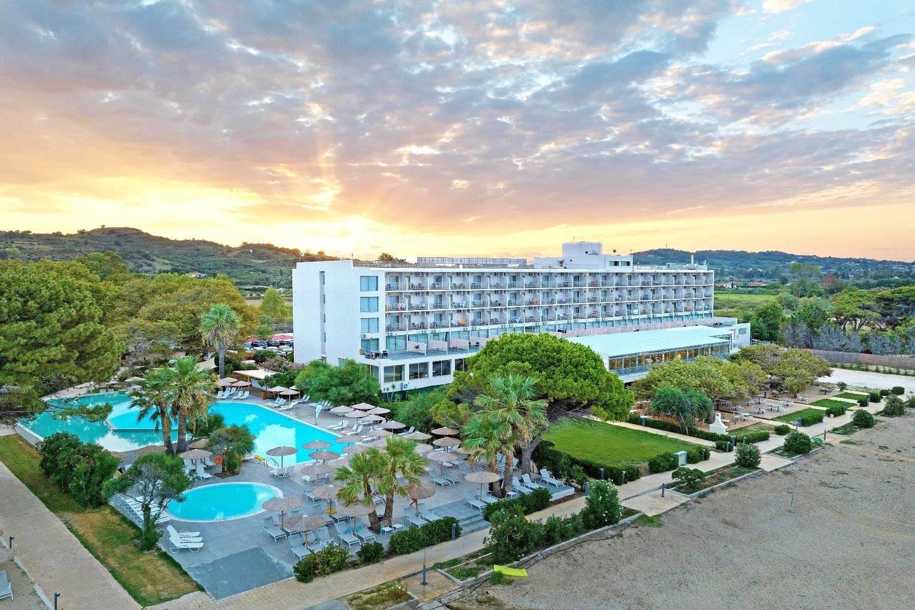 properties-NINOSGRAND-2.jpg