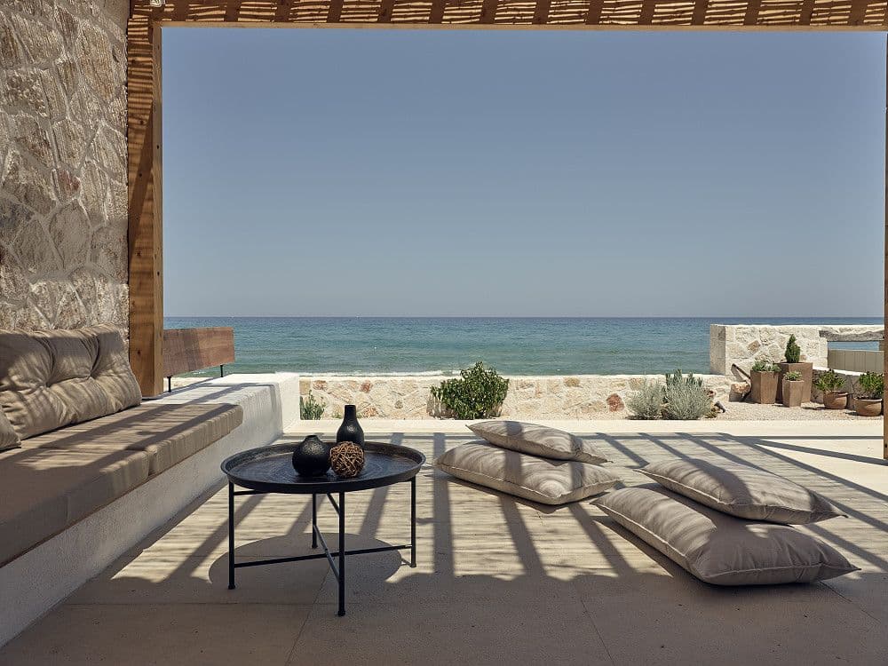 properties-NIOVAVILLA-3.jpg