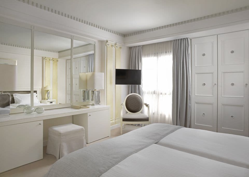 properties-NJVATHENS-2.jpg