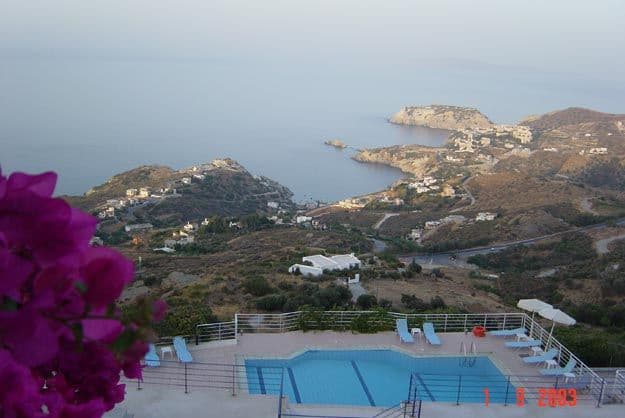 villa in Crete Agia Pelagia Heraklion Knossos Rethimnon hotel apartment studio swimming pool activity activities diving hikking snorkeling sailling boat mountain hill Chania villas photographer sea view