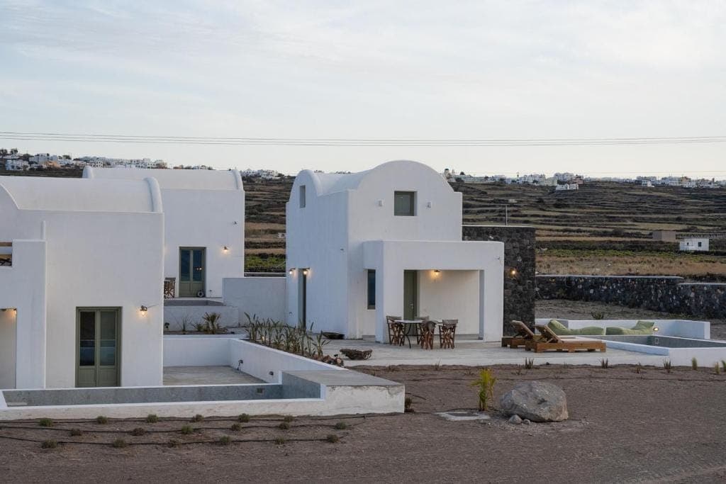 properties-OIAKISS-1.jpg